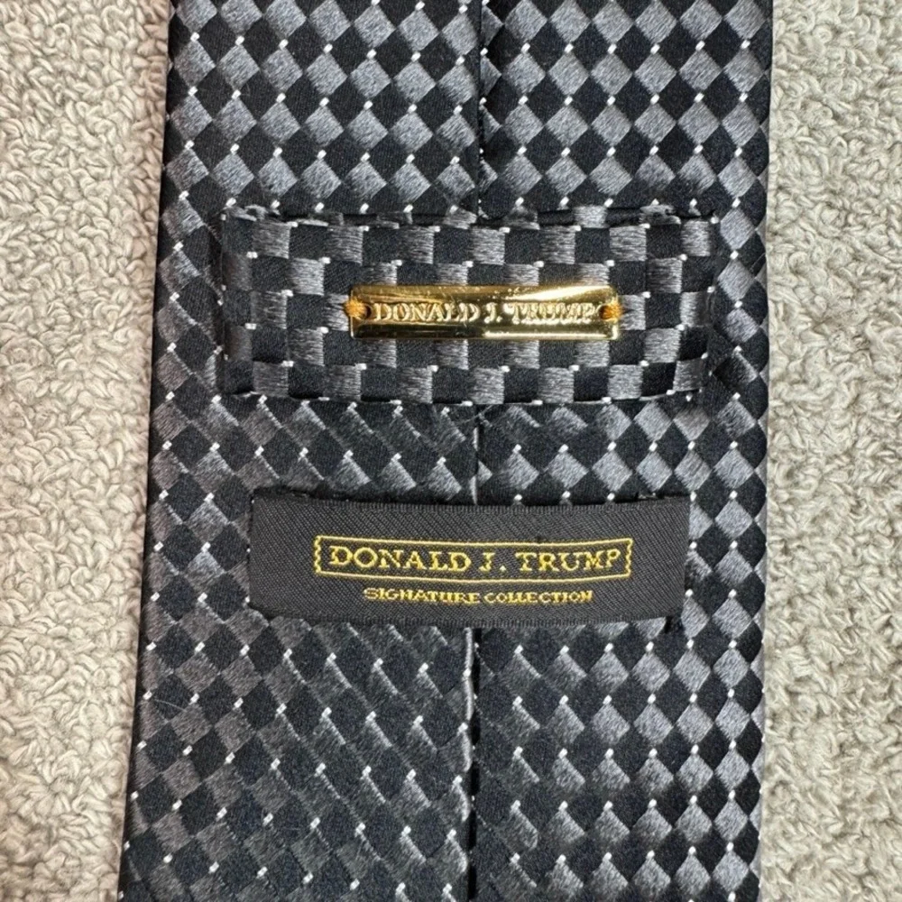 Donald J Trump Signature Collection Silk Tie Black Grey Geometric Diamond Woven
